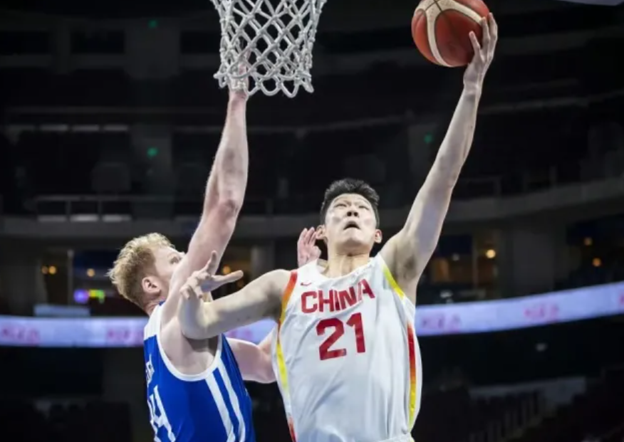 v体育-两场世预赛广厦双核侵略性拉满！胡金秋统领起势，朱俊龙成顶级3D